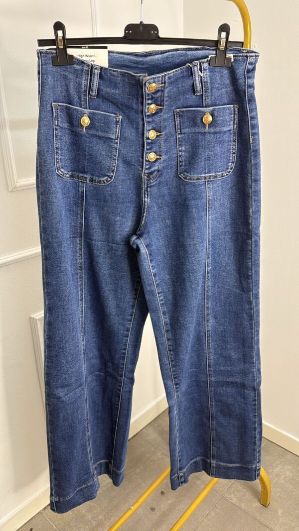 PANTALÓN VAQUERO BOTON