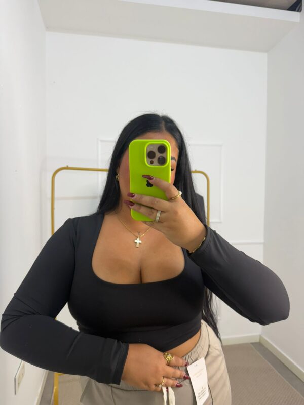 TOP LICRA ESCOTE CUADRADO