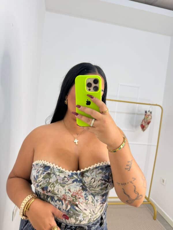 CORSÉ FLORES